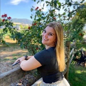 Meet your Posher, Emily